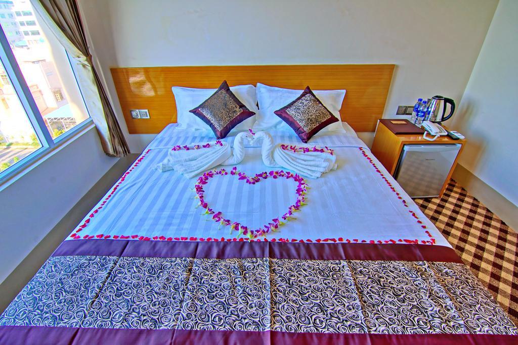 מנדלאי Hotel Victory Point מראה חיצוני תמונה
